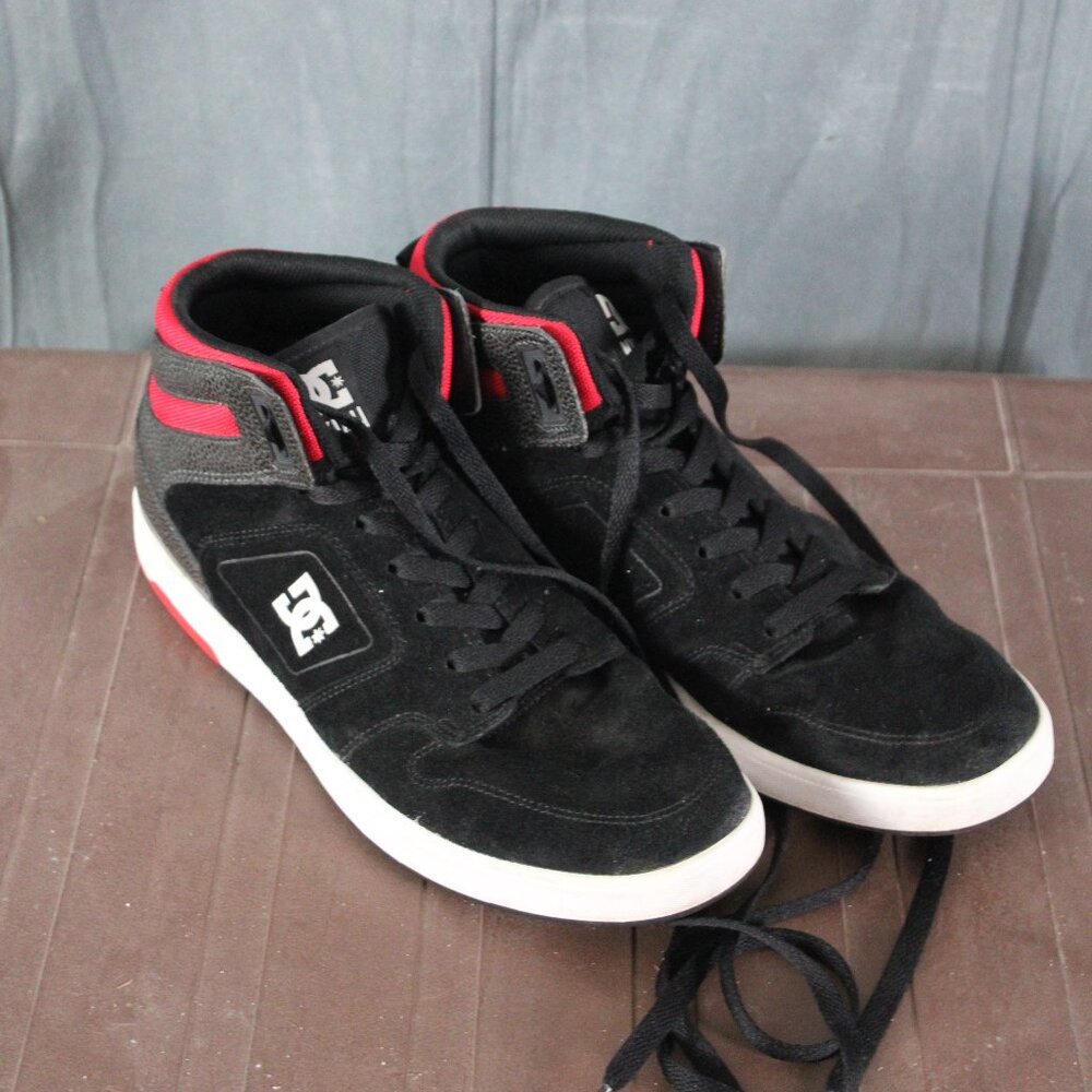 Skateboard Shoes - DC Nyjah Hightops - US Men's Size 10